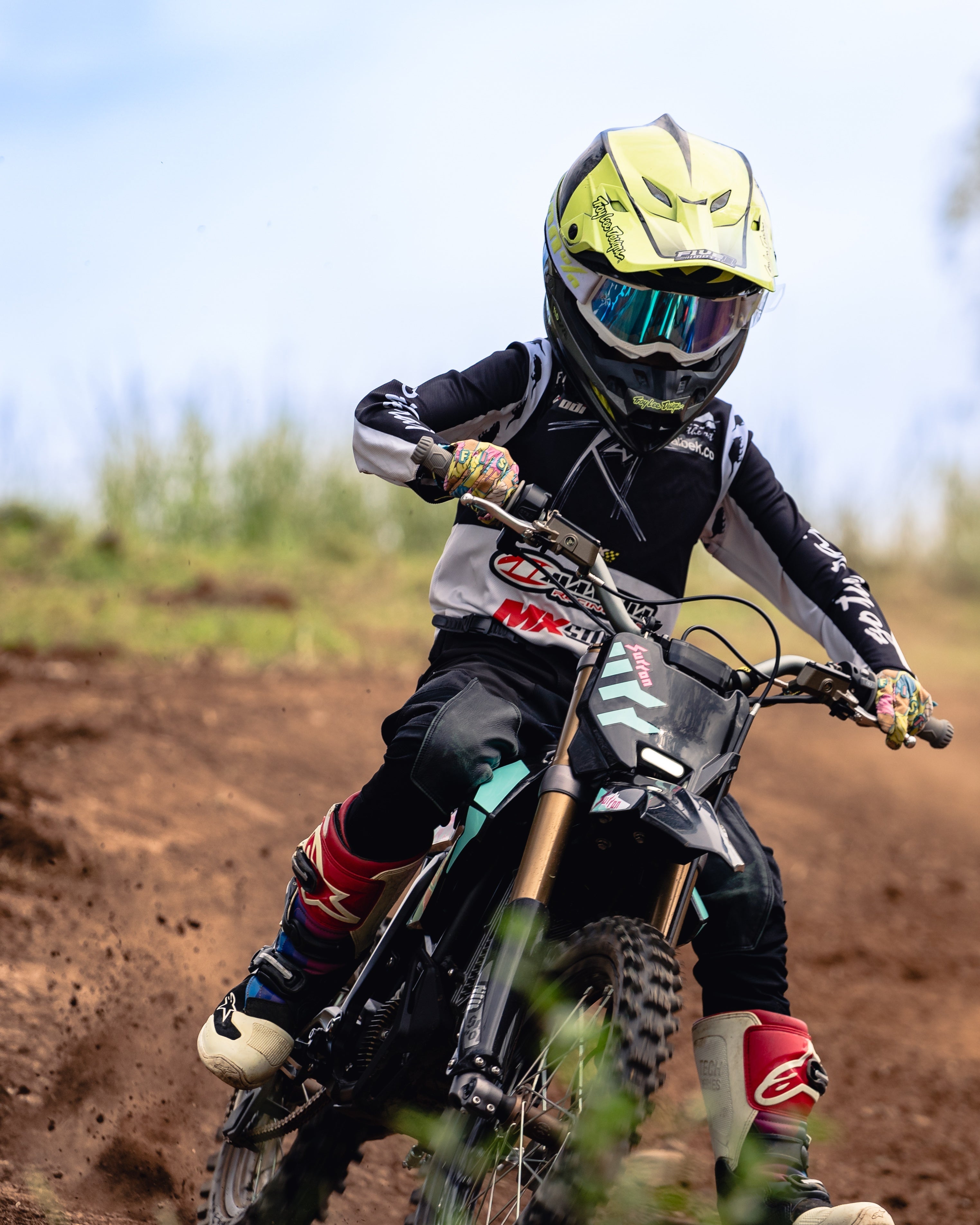 Surron Electric Bikes Australia | Light Bee X, Ultra Bee & Hyper Bee | Daily Moto